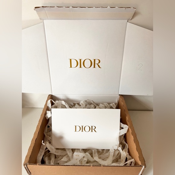 DIOR Beauty Red Velvet Velour Crossbody Gold Purse Chain Bag Card + Box - Picture 3 of 13